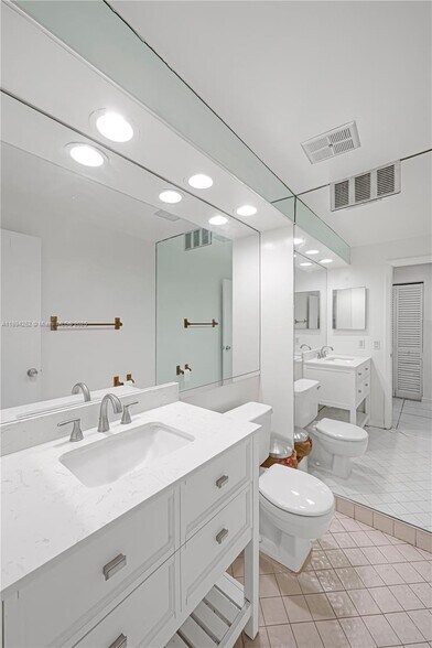 Building Photo - 15070 SW 49th Ln