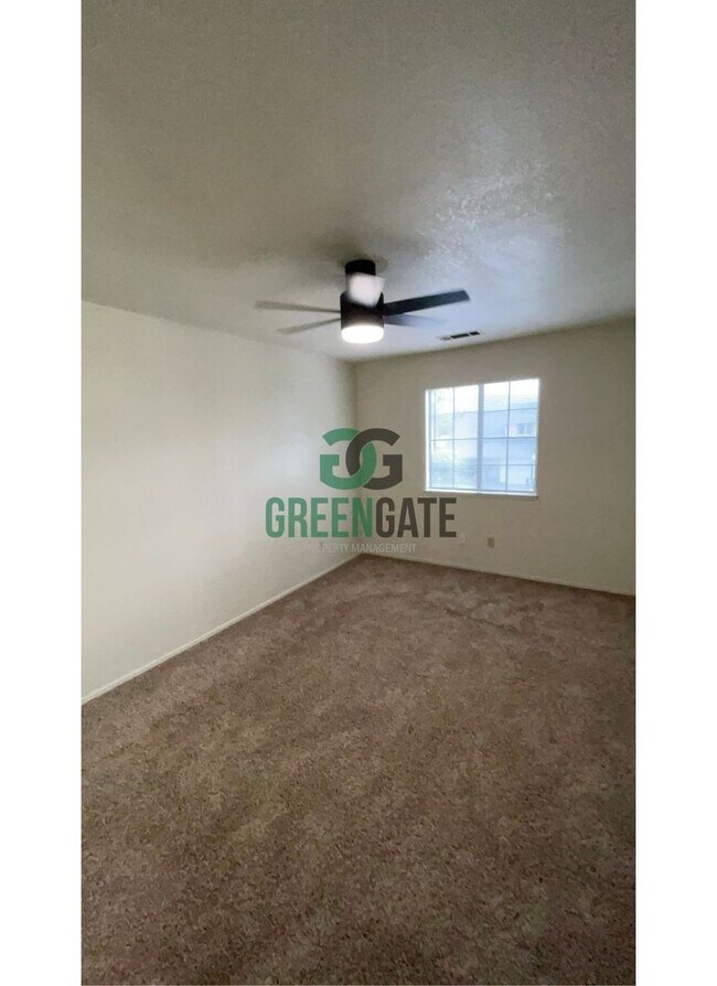 Building Photo - 3517 Woodglen Dr