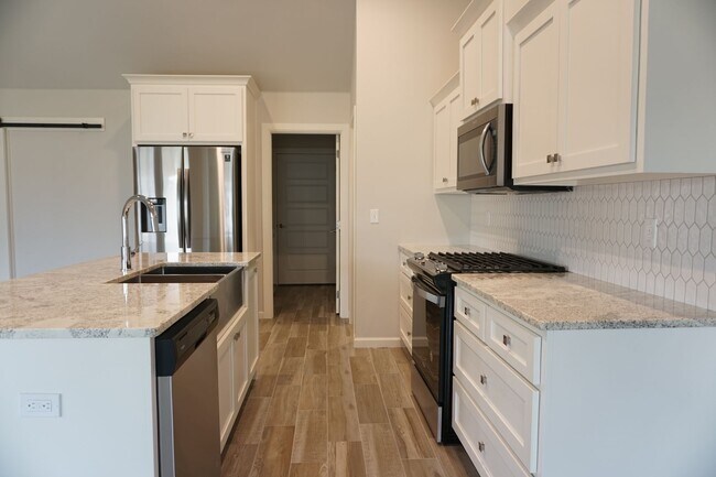 Building Photo - 3 Bedroom, 2 Bath With Office - Broken Arrow Schools
