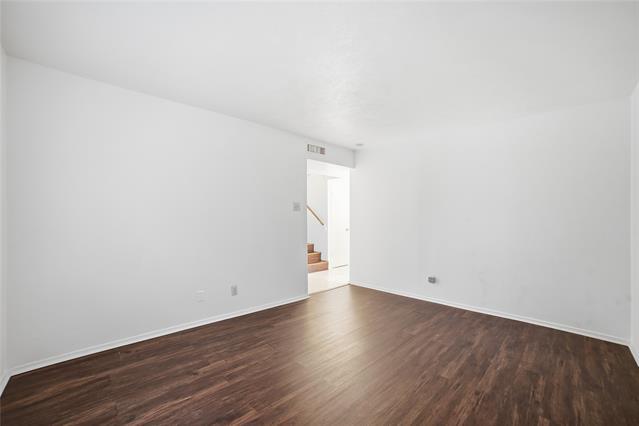 Building Photo - 334 Valley Park Dr