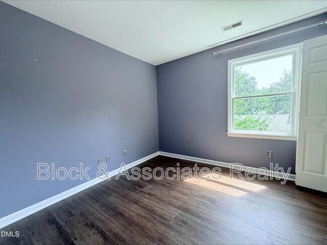 Building Photo - 106 Pointe Crest Ct
