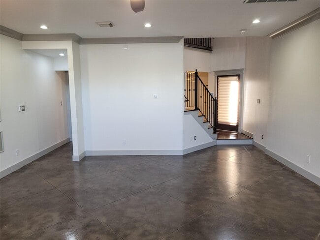 Building Photo - 4914 Rose St