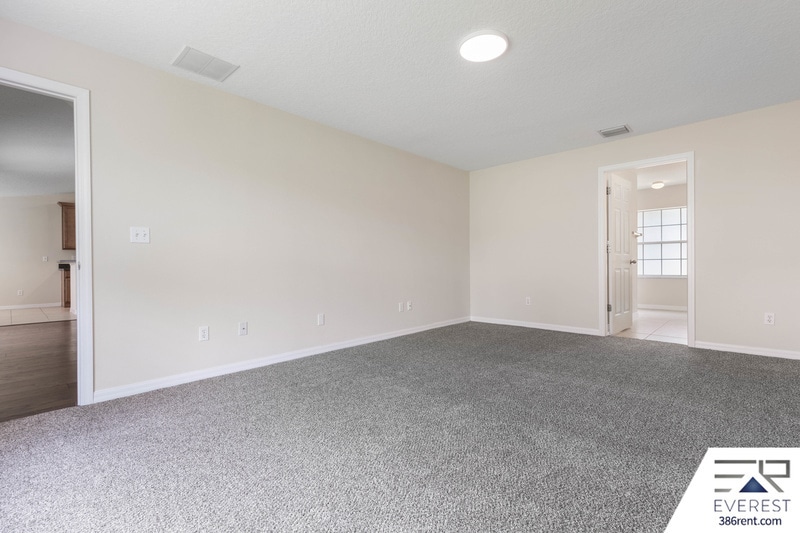 Building Photo - 26 Round Table Ln