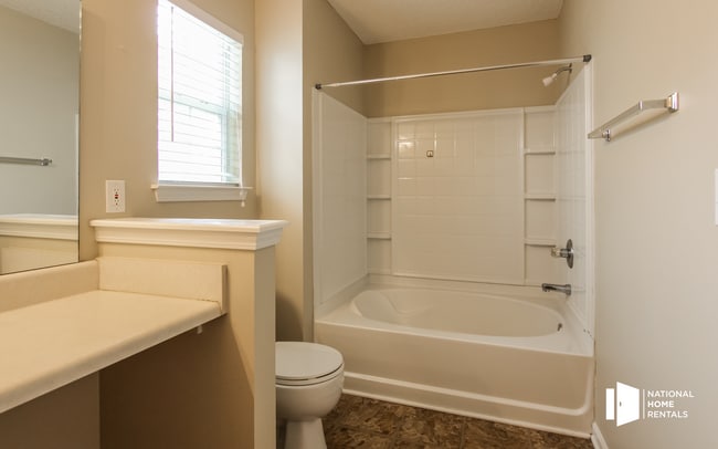 Building Photo - 240 Crimson Oak Dr