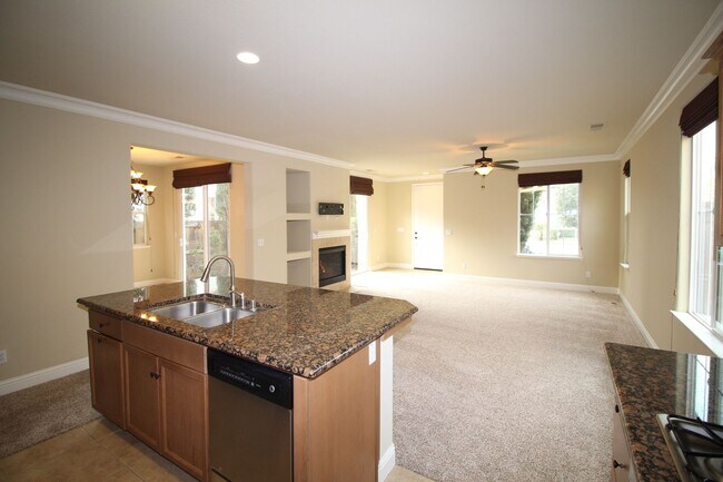 Building Photo - 3856 Heritage Ave