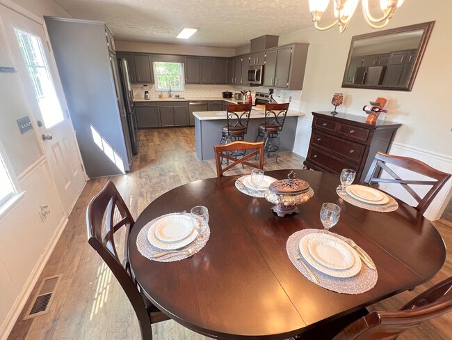 Building Photo - 3714 Cozy Ct