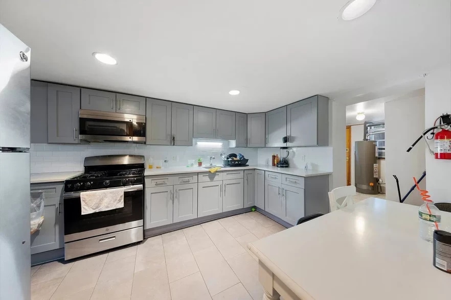 Building Photo - 21 Wright Ave