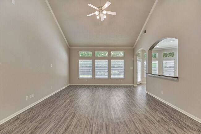 Building Photo - 7 Raindance Ct