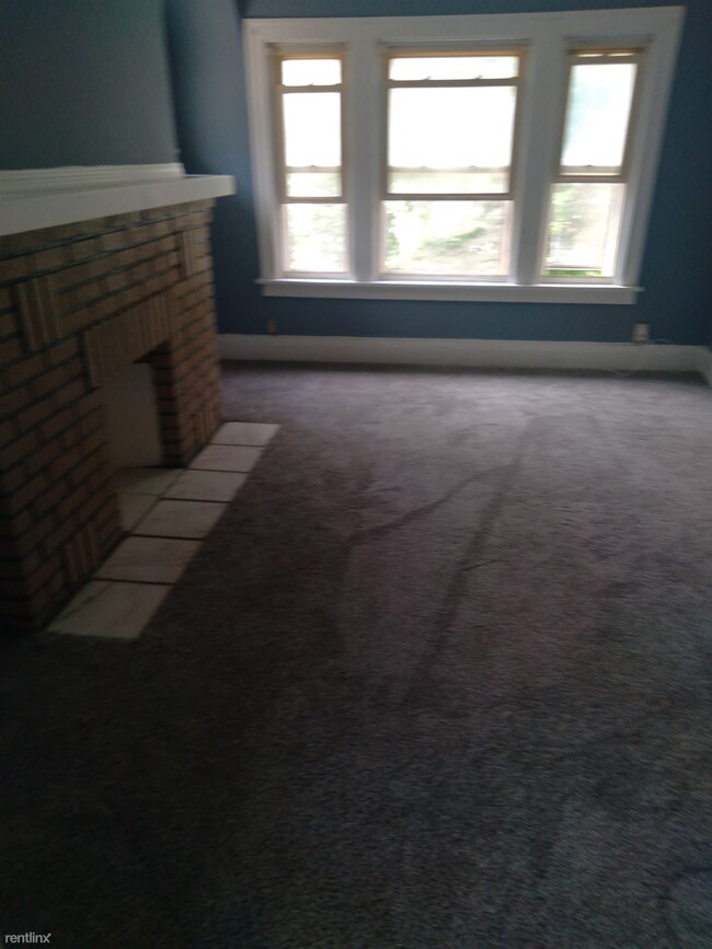 Primary Photo - 2 br, 1 bath Triplex - 3549 West 129th Str...