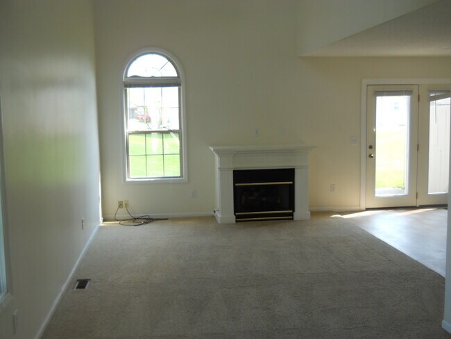Building Photo - 981 Jasmine Dr