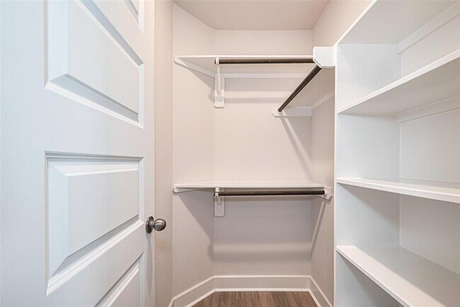 Building Photo - 23649 Silver Palm Trl