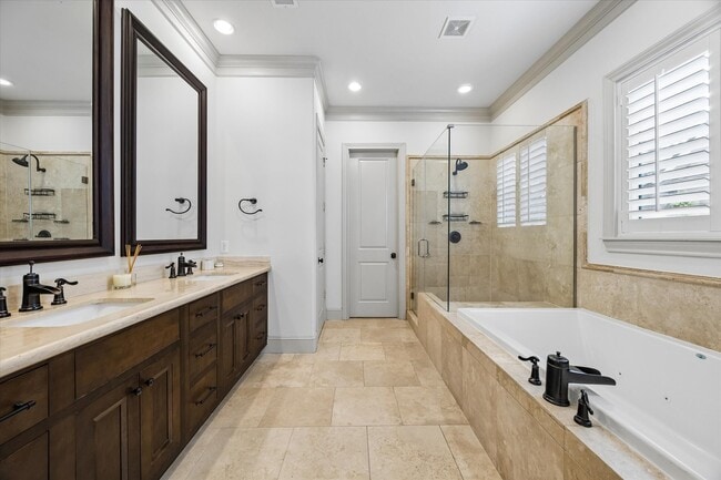 Building Photo - 1521 Oakdale St