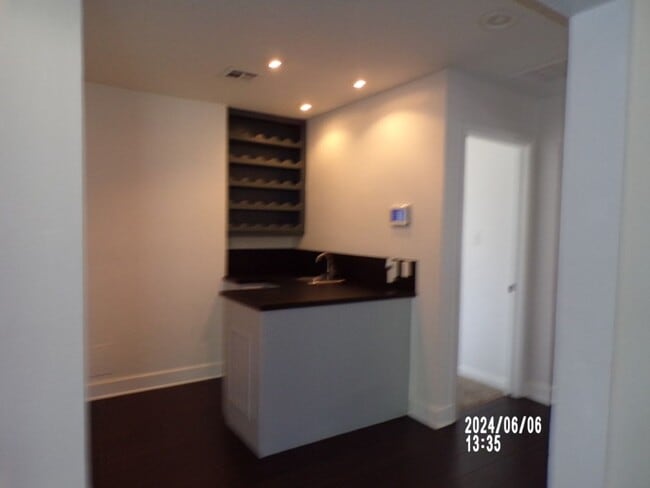 Building Photo - 902 NW Becontree Pl