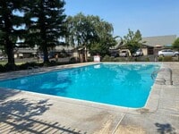 Building Photo - $1,850 Blackstone & Sierra, 2 Bed Condo + ...