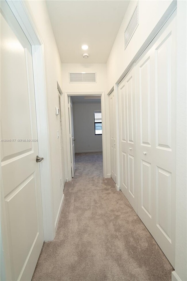 Building Photo - 270 SW 159th Pl
