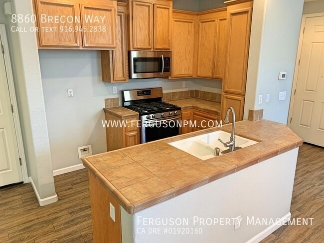 Building Photo - 8860 Brecon Way