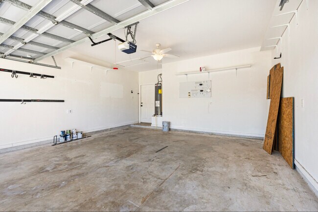 Building Photo - 2529 Windrose Dr