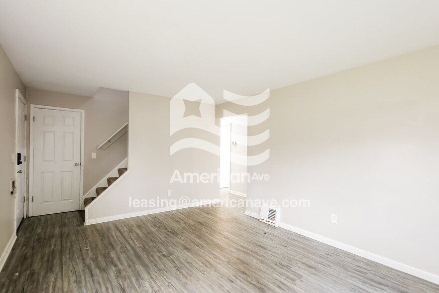 Building Photo - 3464 Robinet Dr