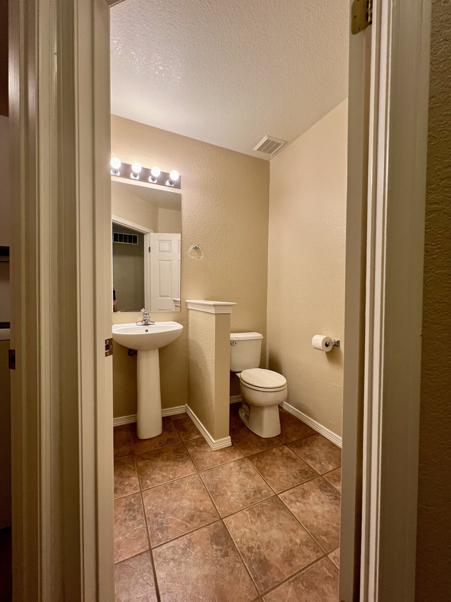 Building Photo - 6502 Silver Mesa Dr