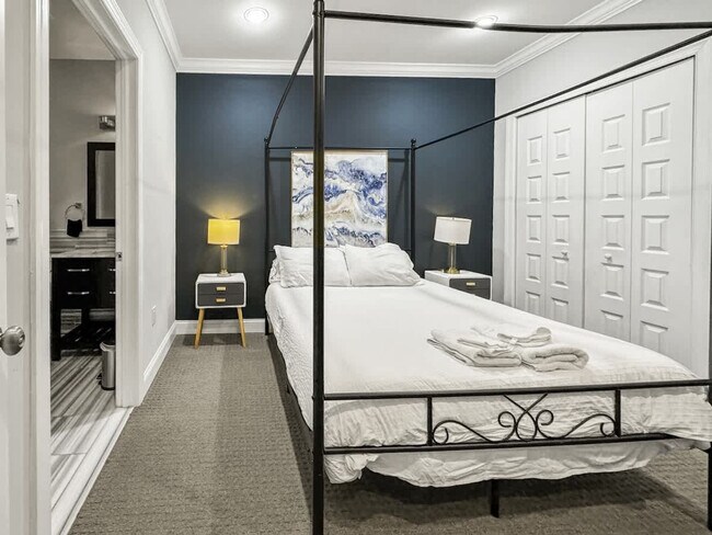 Building Photo - 1421 N 5th St