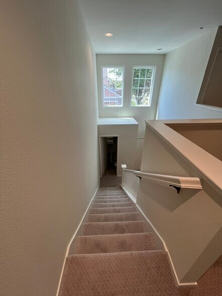 Building Photo - 150 Positano Cir