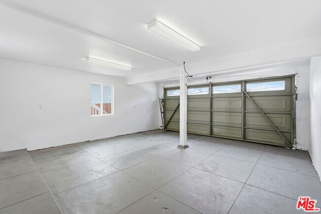 Building Photo - 5452 Harcross Dr