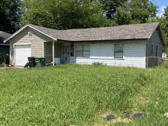 Building Photo - 3029 Nita St