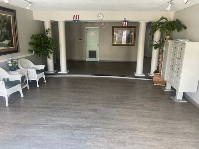 Building Photo - 2BR 2BA CONDO LOCATED CLOSE TO PORT CANAVERAL