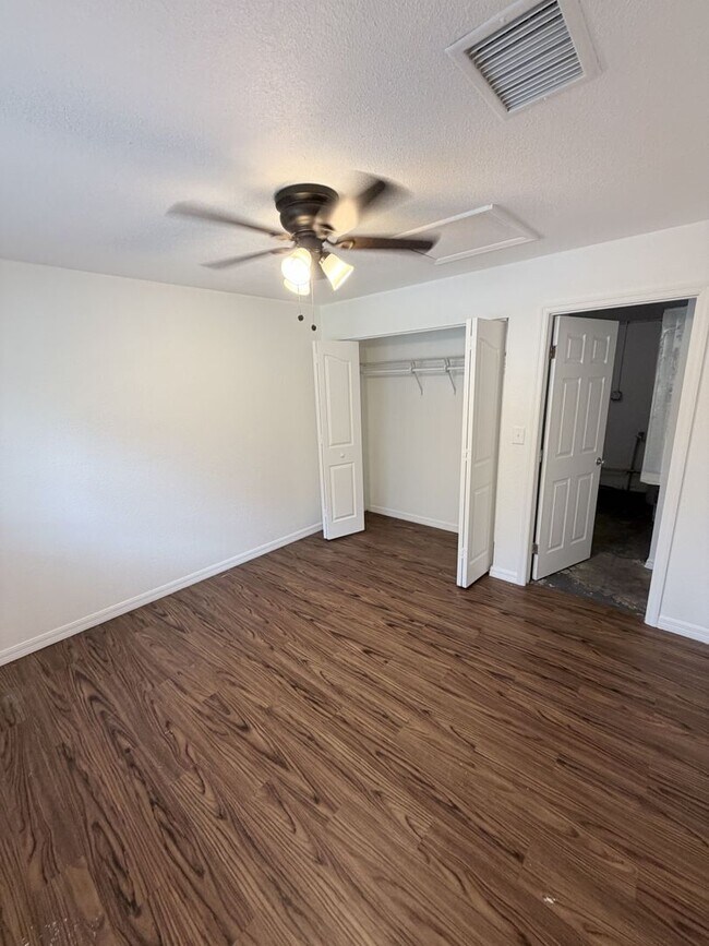 Building Photo - 21377 Campbell Dr