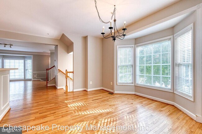 Building Photo - 3 br, 3.5 bath House - 10801 Wadsworth Road