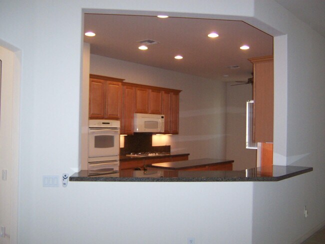 Building Photo - 40330 Calle Cancun