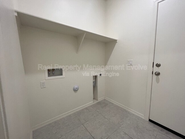 Building Photo - 4722 N 194th Dr