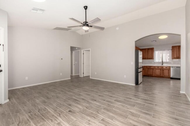 Building Photo - 8431 S Egyptian Dr