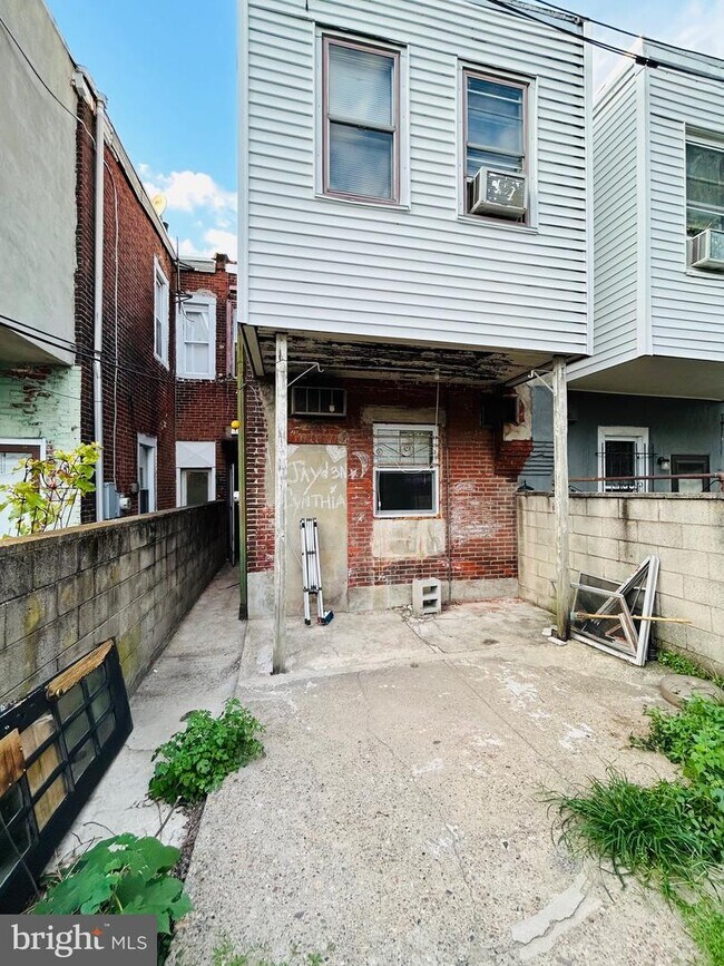 Building Photo - 1832 Mifflin St