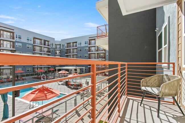 Building Photo - 400 N 2nd Ave