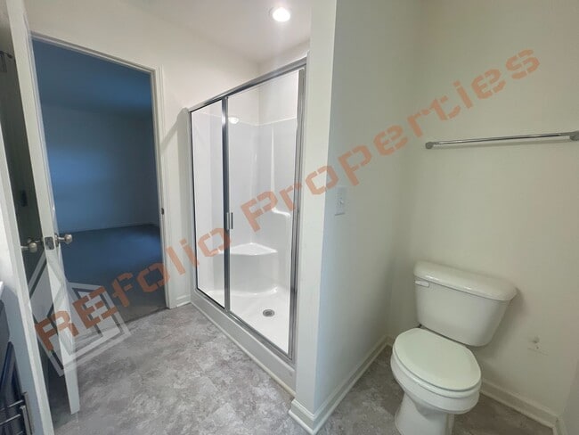 Building Photo - Stylish 4-Bedroom 3 Bathroom Single Home w...