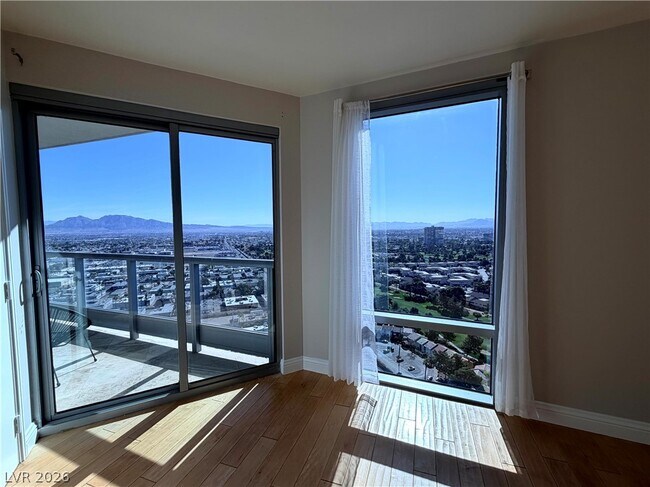 Building Photo - 322 Karen Ave