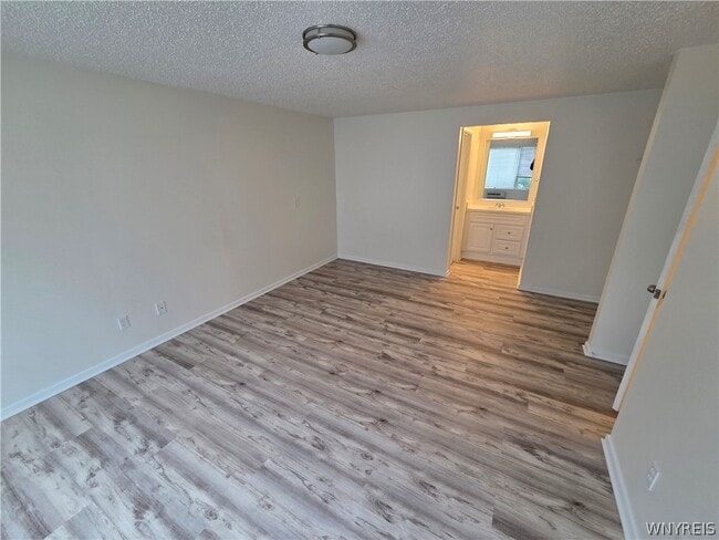 Building Photo - 255 Portage Rd