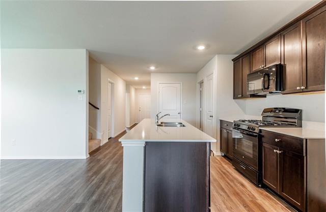 Building Photo - 305 Laurenbrooke Dr