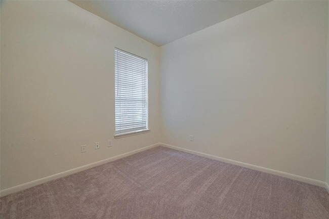 Building Photo - 17215 Stratford Green Dr