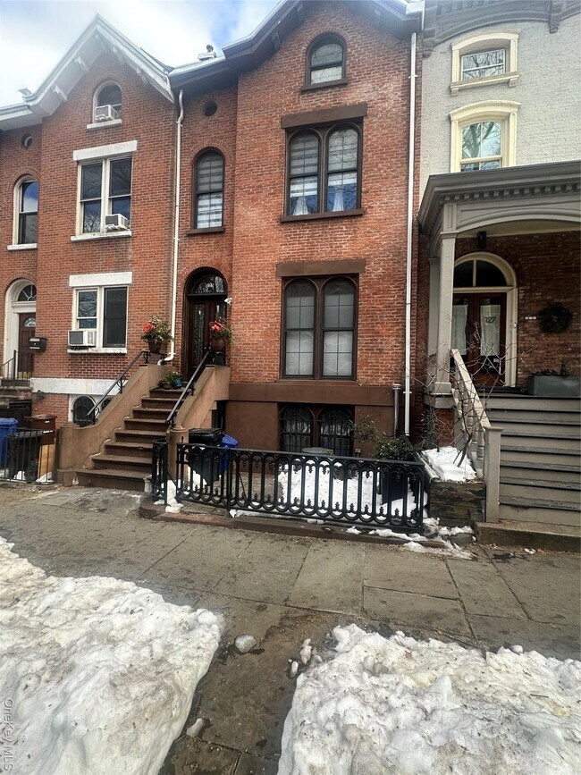 Building Photo - 125 Vanderbilt Ave