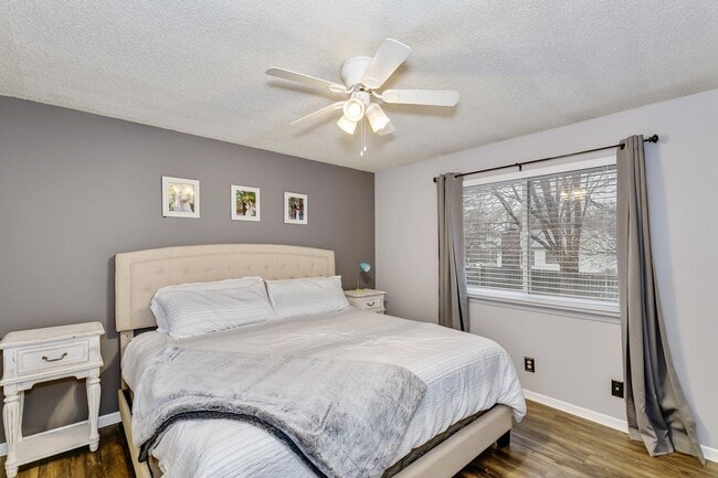 Building Photo - Nicely updated single family home in North...