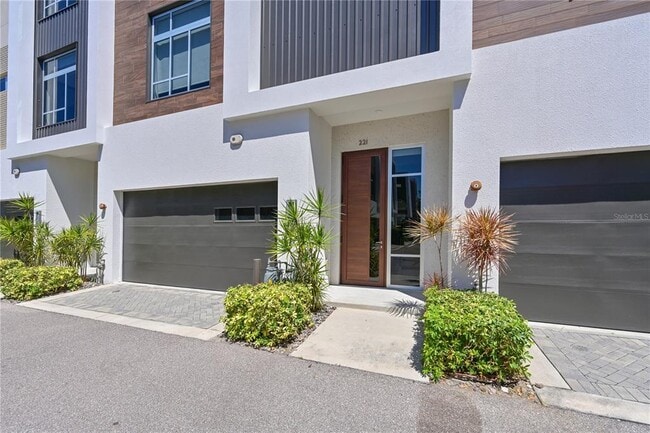 Building Photo - 221 Cosmopolitan Ct