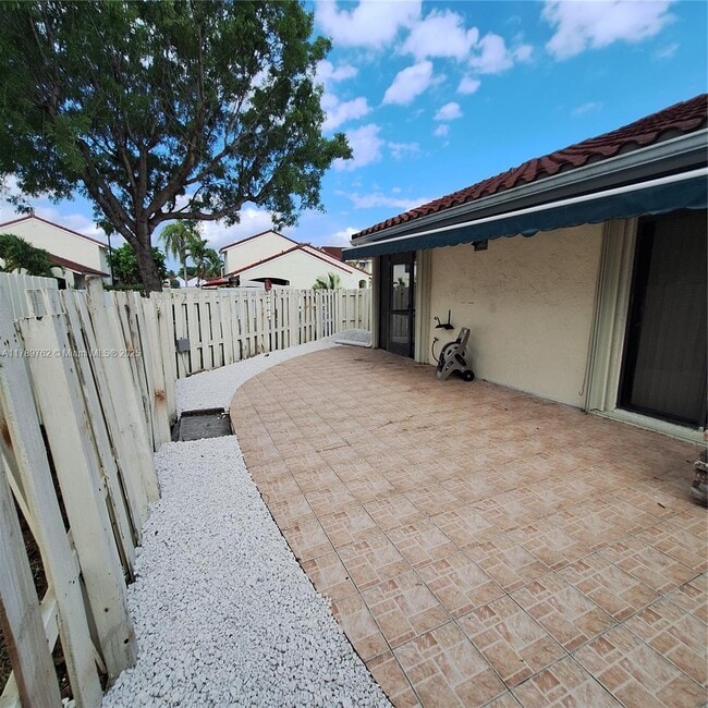 Building Photo - 3214 San Remo Cir