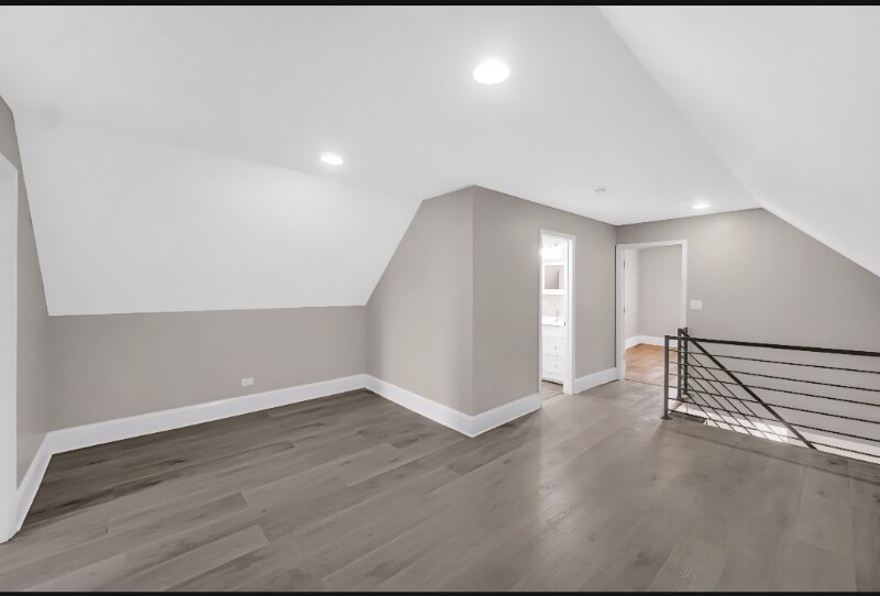 Building Photo - 5626 S Wells St
