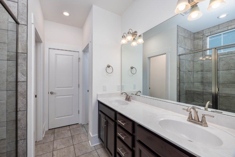 Building Photo - 6055 Gracious Dr