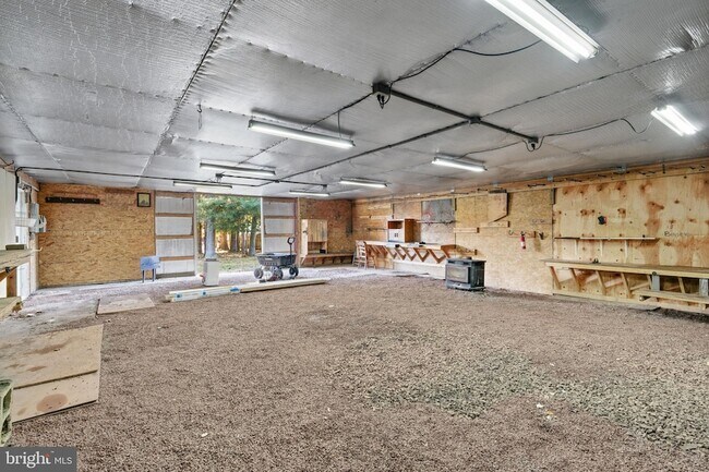 Building Photo - 218 Holly Ave