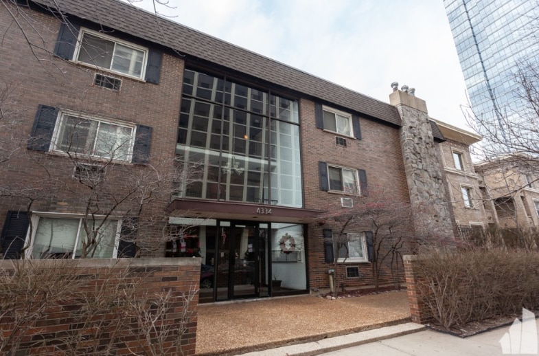 Building Photo - 4334 N Clarendon Ave