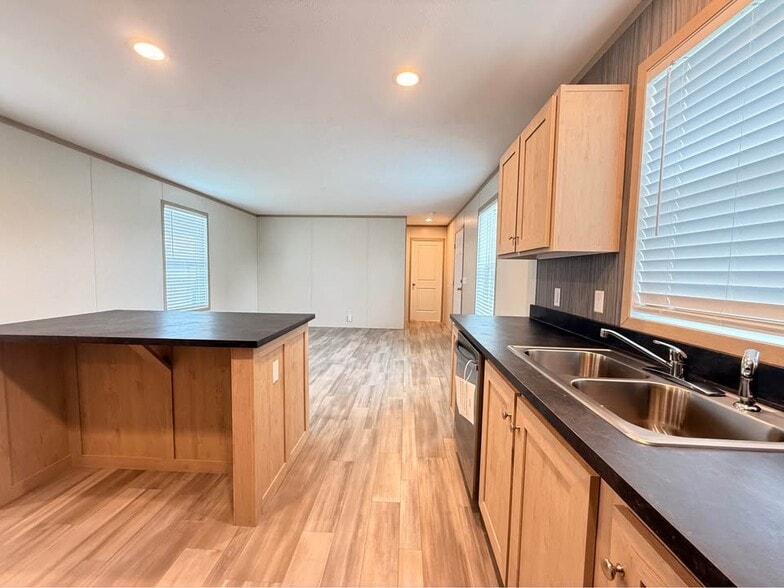 Building Photo - 52758 S Yorktown Ct