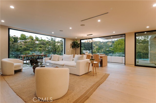 Building Photo - 2608 Zorada Dr